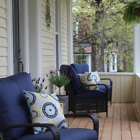 Maplehurst Manor Bed And Breakfast Dorchester Екстериор снимка