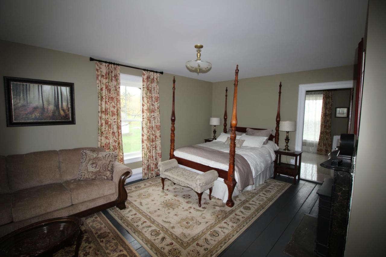 Maplehurst Manor Bed And Breakfast Dorchester Екстериор снимка