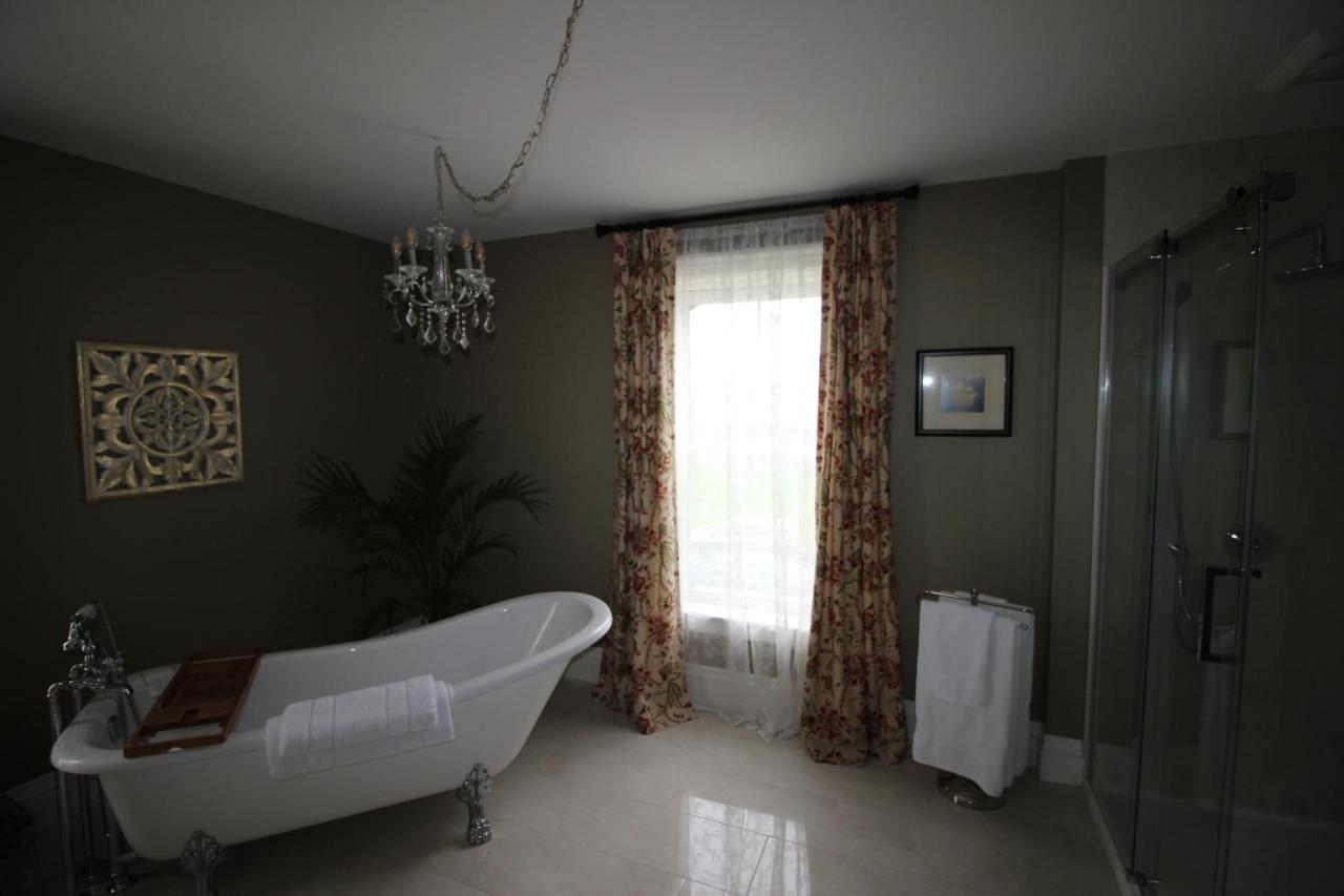 Maplehurst Manor Bed And Breakfast Dorchester Екстериор снимка