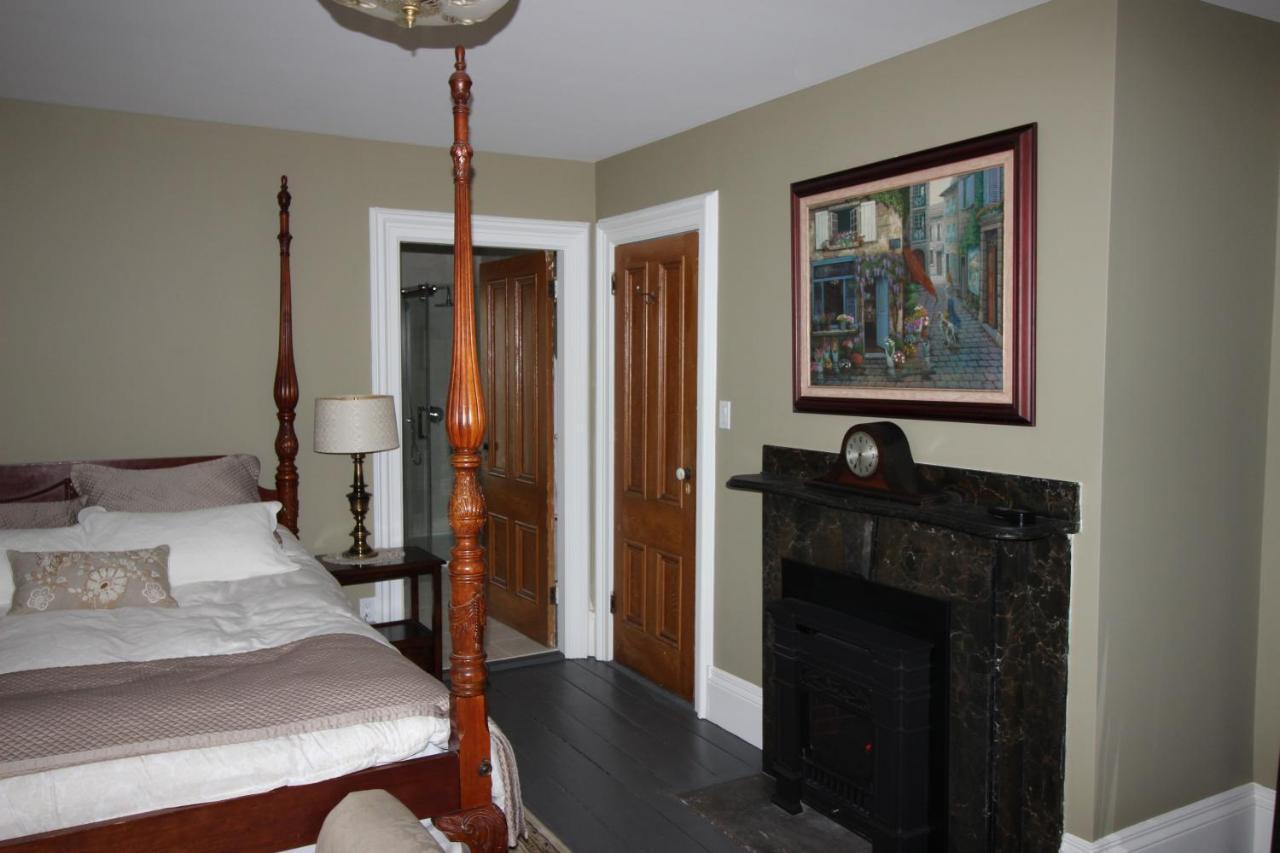 Maplehurst Manor Bed And Breakfast Dorchester Екстериор снимка