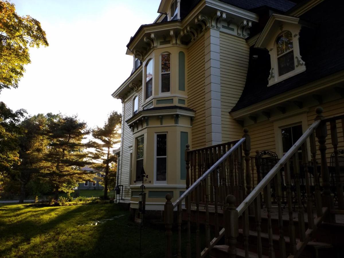 Maplehurst Manor Bed And Breakfast Dorchester Екстериор снимка